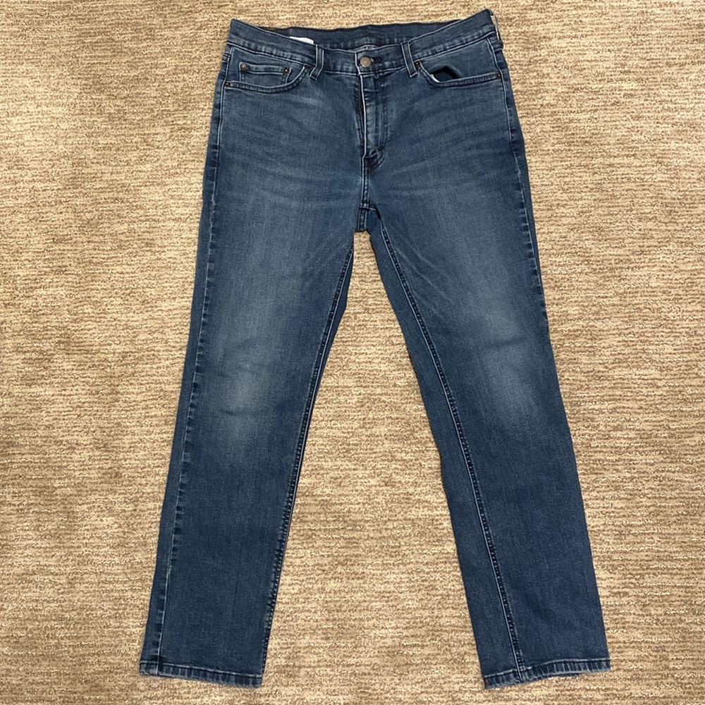 NWT - Levi’s 541 size 33x32